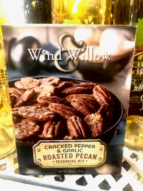 Wind & Willow Cracked Pepper & Garlic Roasted Pecan Seasoning Mix